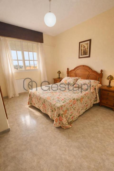 CASA UNIFAMILIAR EN MONTALVO SANXENXO