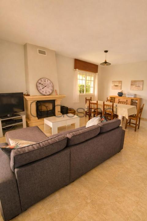 CASA UNIFAMILIAR EN MONTALVO SANXENXO