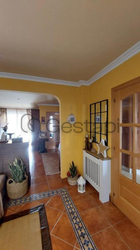 CHALET ADOSADO EN MIRAFLORES SANXENXO