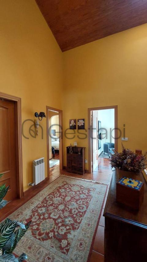 CHALET ADOSADO EN MIRAFLORES SANXENXO
