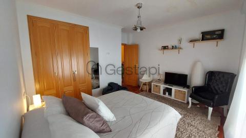 CHALET ADOSADO EN MIRAFLORES SANXENXO