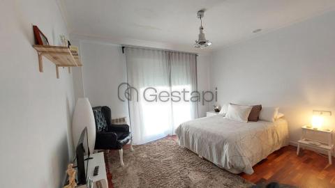 CHALET ADOSADO EN MIRAFLORES SANXENXO