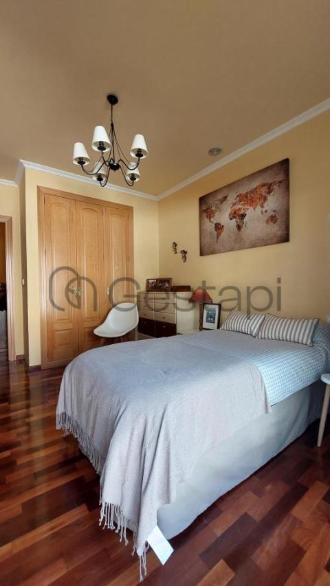 CHALET ADOSADO EN MIRAFLORES SANXENXO