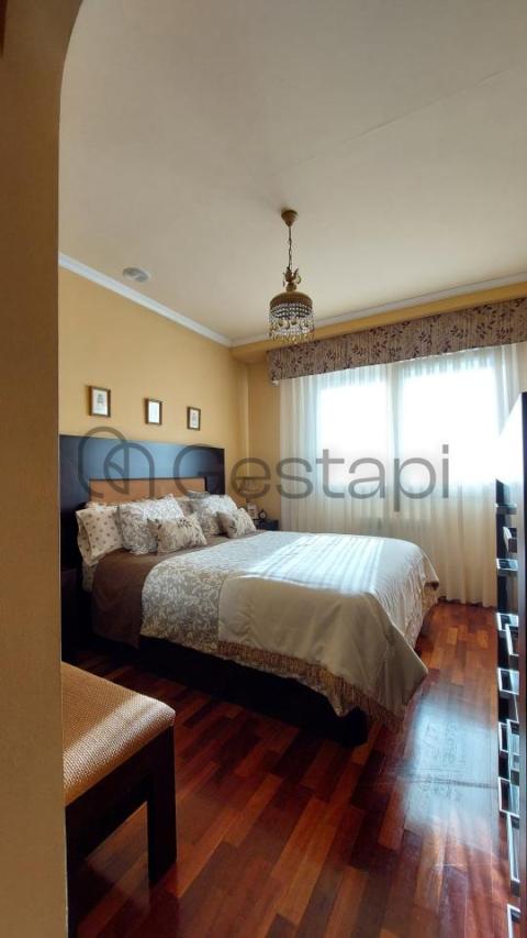 CHALET ADOSADO EN MIRAFLORES SANXENXO