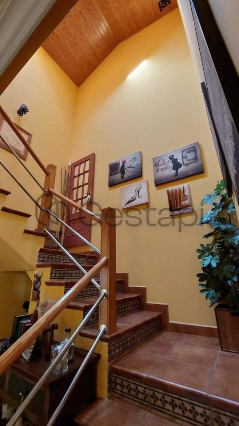 CHALET ADOSADO EN MIRAFLORES SANXENXO