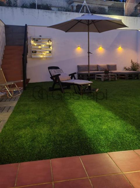 CHALET ADOSADO EN MIRAFLORES SANXENXO