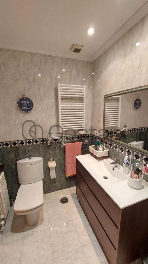 CHALET ADOSADO EN MIRAFLORES SANXENXO