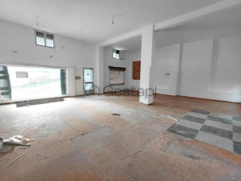 LOCAL COMERCIAL EN SANXENXO