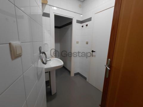 LOCAL CENTRO DE SANXENXO - ACONDICIONADO