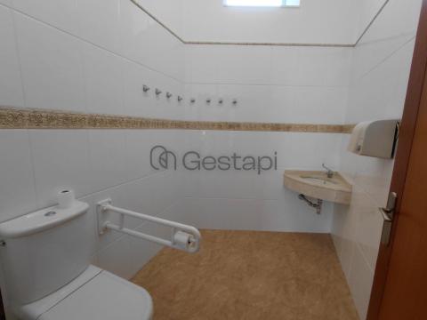 LOCAL CENTRO DE SANXENXO - ACONDICIONADO