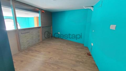 LOCAL COMERCIAL EN PUENTECESURES