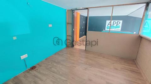 LOCAL COMERCIAL EN PUENTECESURES