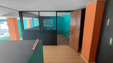 LOCAL COMERCIAL EN PUENTECESURES