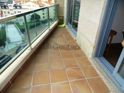 AMPLIO Y LUMINOSO PISO EN SANXENXO - CALLE PROGRESO