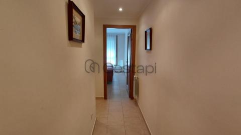 ALQUILER JULIO EN EDF. 1ª LINEA 3 HABITACIONES