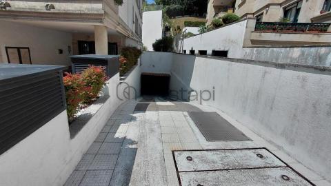 ÁTICO EN COMBARRO CON PLAZA PARA YATE Y ACCESO DIRECTO A LA PLAYA