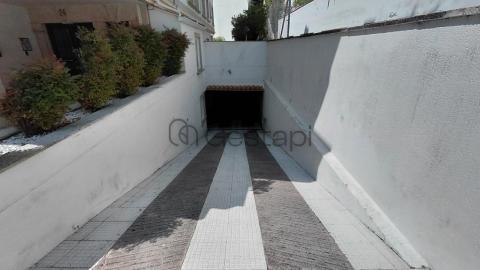 ÁTICO EN COMBARRO CON PLAZA PARA YATE Y ACCESO DIRECTO A LA PLAYA