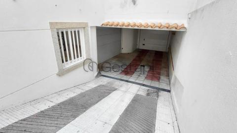 ÁTICO EN COMBARRO CON PLAZA PARA YATE Y ACCESO DIRECTO A LA PLAYA