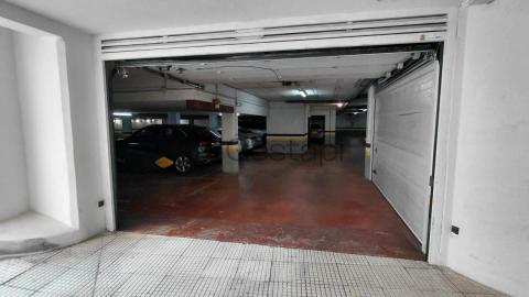 ÁTICO EN COMBARRO CON PLAZA PARA YATE Y ACCESO DIRECTO A LA PLAYA