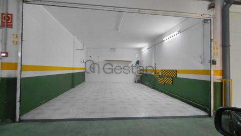 ÁTICO EN COMBARRO CON PLAZA PARA YATE Y ACCESO DIRECTO A LA PLAYA